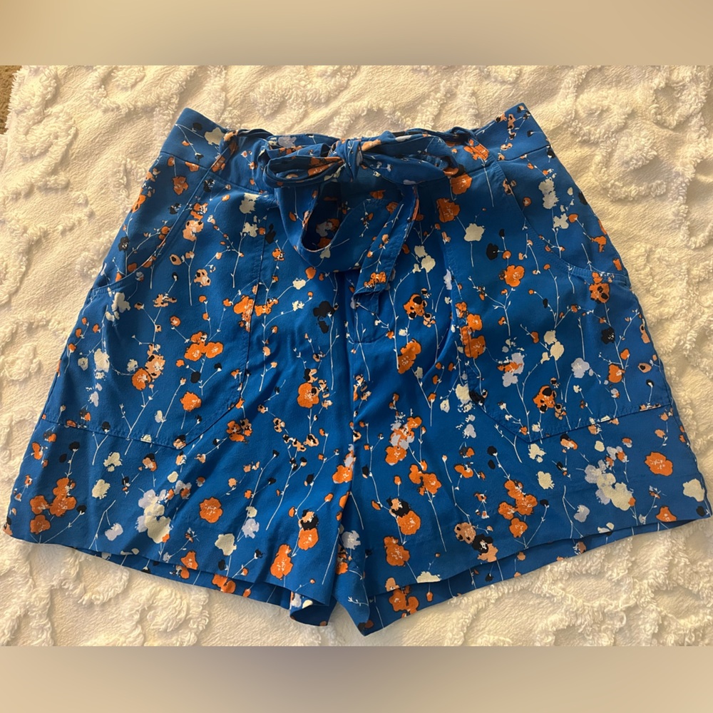 Equipment Femme Taimee Belted Silk Shorts